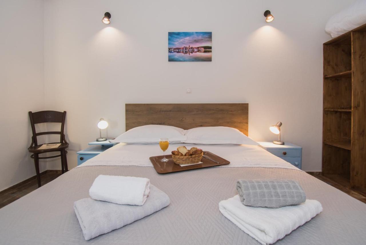Marcelovi Dvori Bed and Breakfast Pirovac Eksteriør billede